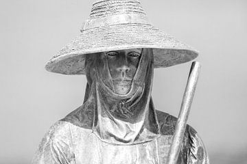 De zoutwerker (een portret van een standbeeld). van Erwin van Eekhout