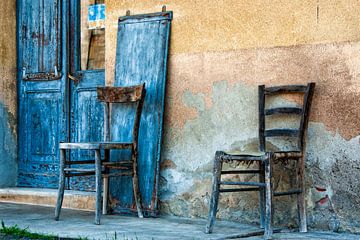 Chaises bleues sur Karen Havenaar