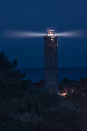 Brandaris bei Nacht – der Leuchtturm wacht über West-Terschelling von Elianne van Turennout