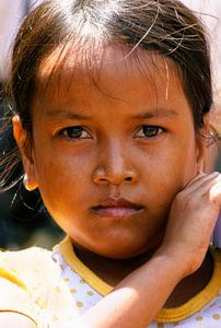 Petite fille au Cambodge sur Gert-Jan Siesling