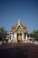 Een schitterende tempel in het hart van Thakhek