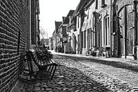 Het bankje in de straat