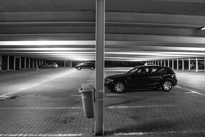 Nachts unter dem Parkdeck von Norbert Sülzner