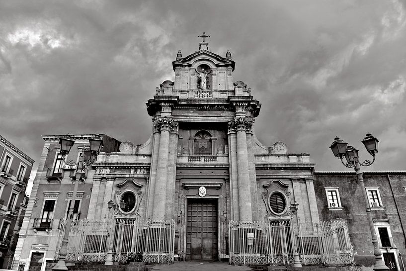 Basilika Wallfahrtskirche Maria SS. Annunziata al Carmine - monochrom von Silva Wischeropp