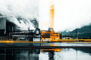 Industriële architectuur met bergen van Art & Soul Creations