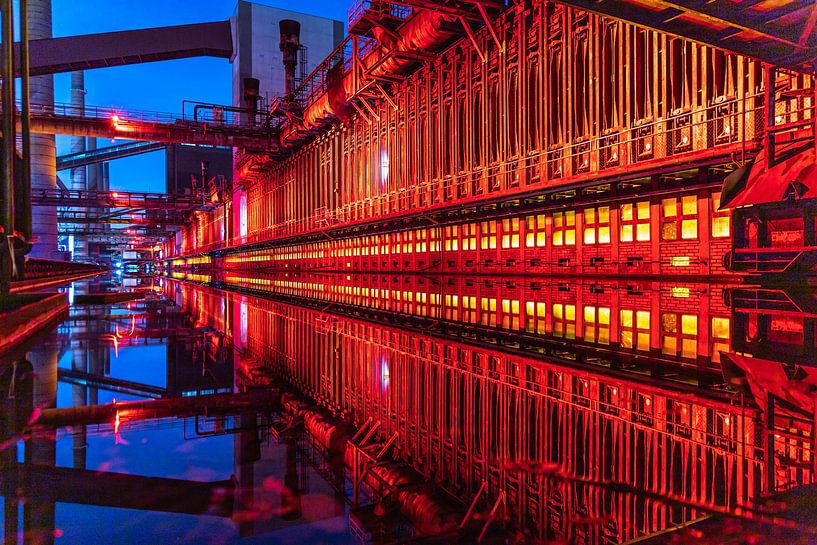 Zeche Zollverein; an impressive industrial heritage site. by Patrick Fotografeert