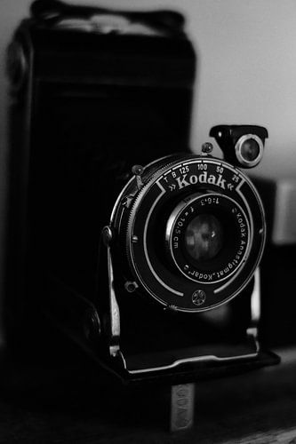 Tijdloze Retro: Zwart-Wit Foto van een Kodak Camera