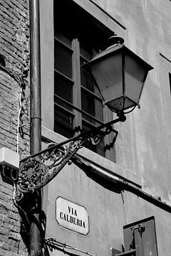 Toscane Italie Lucca Centre-ville noir et blanc sur Hendrik-Jan Kornelis
