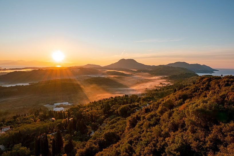 Lever de soleil sur Corfou depuis l'observatoire de l'empereur Guillaume II par Leo Schindzielorz