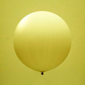 Der Ballon. Grün. Minimalismus.
