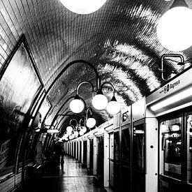Ondertussen in de metro van Parijs van Geert Van Baelen