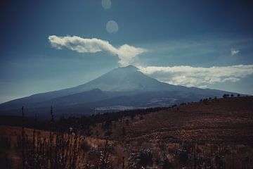 Popocatepetl, actieve vulkaan in Mexico van Anahi Clemens