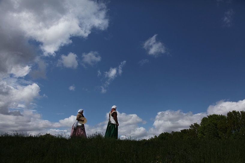 Ladies on the dike by Herman Peters