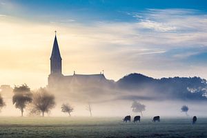 church in the morning fog van Martijn Kort