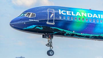 Icelandair Boeing 757-200 mit Hekla Aurora-Lackierung.