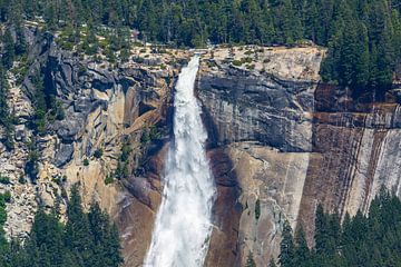Indrukwekkende Nevada Fall in Yosemite van Peter Leenen