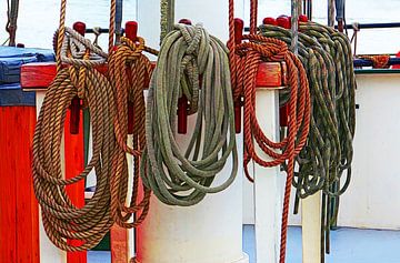 Binden Sie die Seile... (Schiffstaue) von Caroline Lichthart