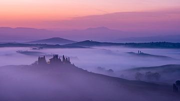 Podere Belvedere - Sunrise in Pink and Purple