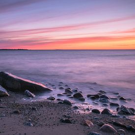 Zee en strand en zonsondergang von Pureframed Photos