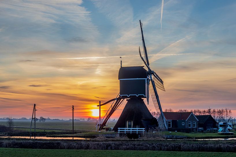 Le moulin de Bonrepas à vol d'oiseau au lever du soleil par Stephan Neven