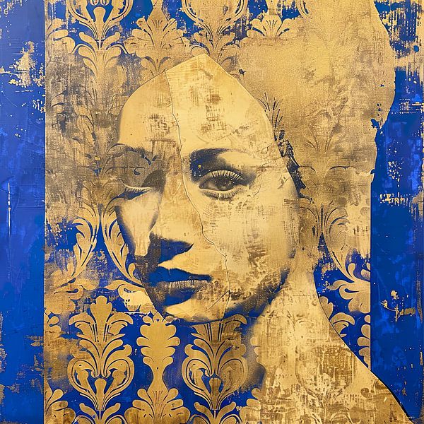 Abstraktes, klassisches Porträt einer Frau in Gold und Königsblau von Lauri Creates