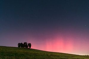 Sehr seltene Nordlichter am Himmel der Toskana. Oktober 2024.