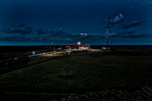 Petrol station on the Afluitdijk in the evening