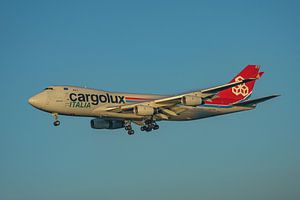 Landing Cargolux Boeing 747-400 (LX-TCV). by Jaap van den Berg
