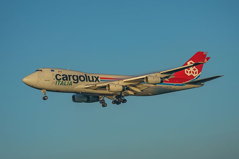 Landung Cargolux Boeing 747-400 (LX-TCV). von Jaap van den Berg