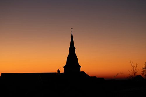 You can almost feel the freezing cold at this sunrise