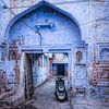 Jodhpur est une ville bleue dans le Rajasthan en Inde. La couleur bleue et donc l'éclairage distinct sur Wout Kok