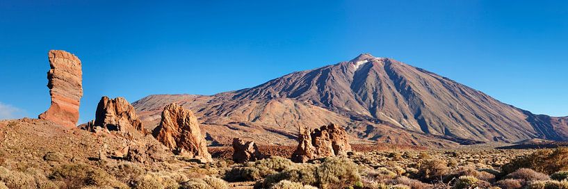 Los Roques de Garcia, Pico del Teide, Tenerife, Canary Islands, Spain by Markus Lange