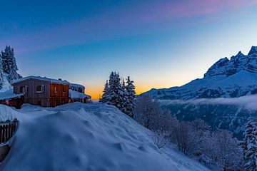 Zonsopkomst in de Zwitsere Alpen van Mike Maes