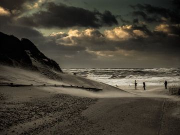 Stormgeweld aan de kust.... van Marianne Dirix