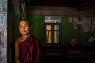 monnik in een klaslokaal van Antwan Janssen thumbnail