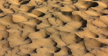 Zand met ritmische patronen van Corrie Ruijer