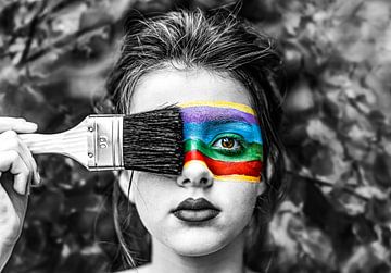 Painted girl van Marielle Jurvillier