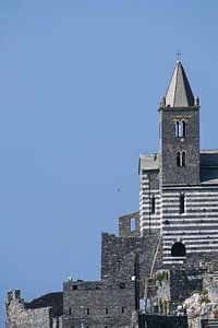 Sankt Peterskirche (Chiesa di San Pietro) vor dem klaren blauen Himmel mit großem Kopierraum, berühm