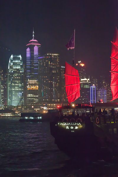 Aqua Luna / Hong Kong by t.ART