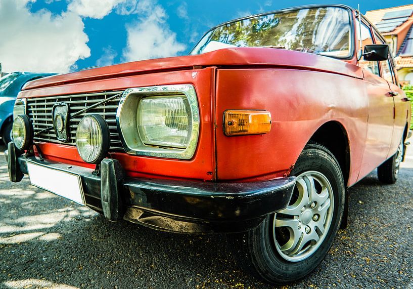 GDR retro red Wartburg von Animaflora PicsStock