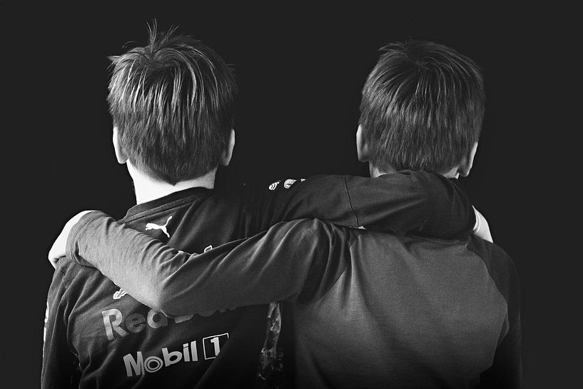 Bonding by Maren Oude Essink