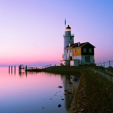 Lighthouse Marken, Nederland by Peter Bolman