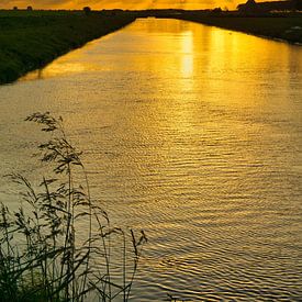 Behind the clouds the sun shines by Arjan Aarnoudse