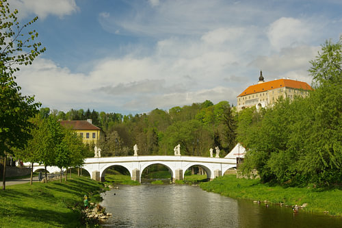 Serene Baroque Bridge and Chateau for Classic Living Room