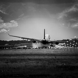 Landung eines Flugzeugs auf Schiphol von Bfec.nl