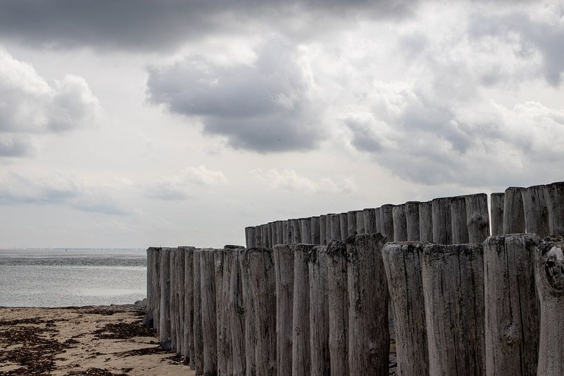 Dark skies at the coast of Renesse by Martijn Aalbers