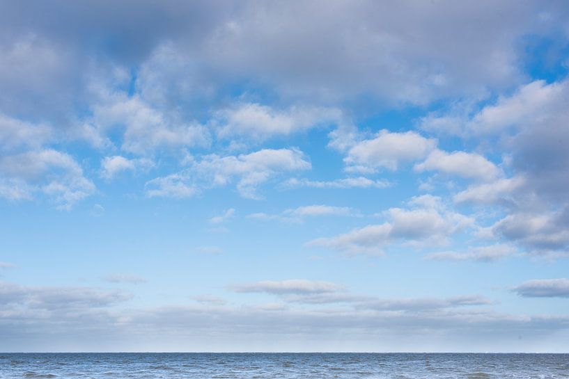 Alternance de nuages et de mer par Jan Pott