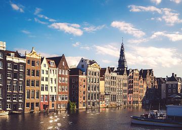 Das Damrak in Amsterdam - Oude Kerk Amsterdam von Nicky Kapel