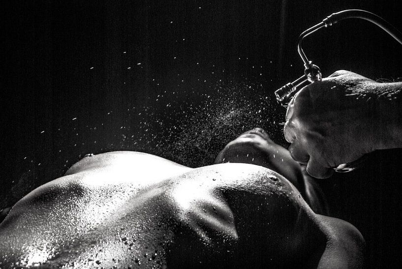 Spray with water by Norbert Sülzner