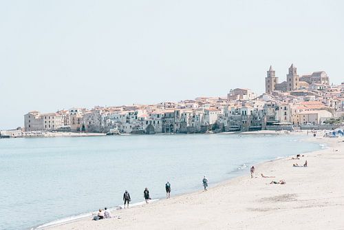 Een zomerse dag aan de kust van Sicilië